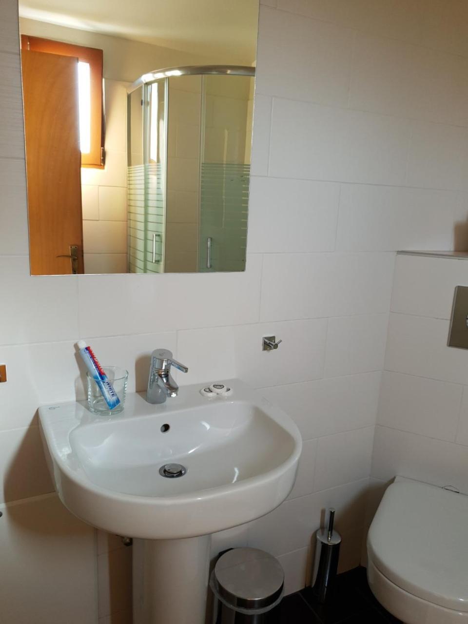 Epi Apartments ลูร์ดฮาตา ภายนอก รูปภาพ