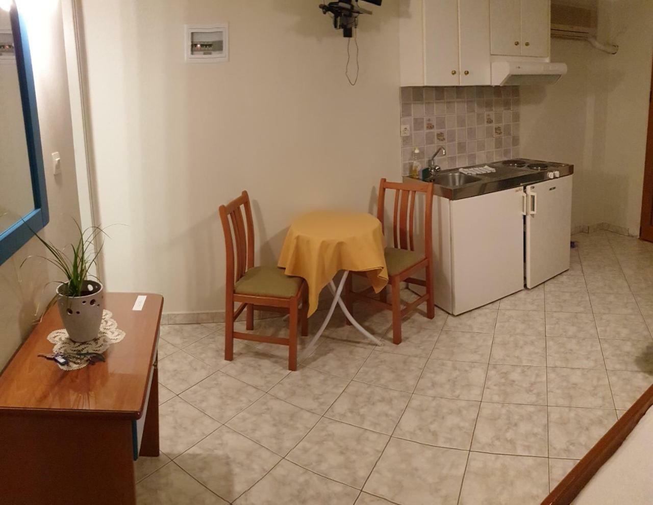 Epi Apartments ลูร์ดฮาตา ภายนอก รูปภาพ
